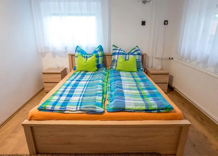 Sandor Apartman